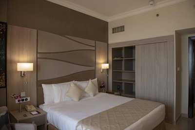 © Two Seasons Hotel &amp; Apartments