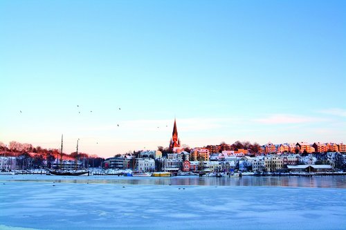 cShutterstock88691116_W1718