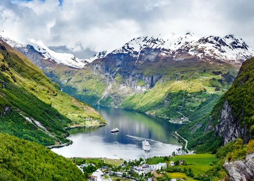 Zur Sommersonnenwende ans Nordkap mit AIDAbella