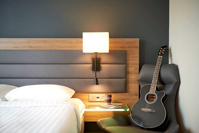 Moxy Edinburgh Airport Hotel-Reisepaket