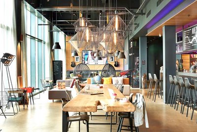 Moxy Edinburgh Airport Hotel-Reisepaket