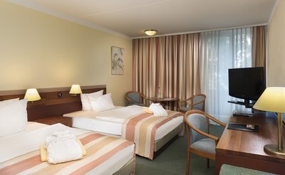 Alle Rechte vorbehalten lt. Â§2UrhG.