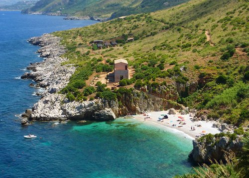 Quer durchs Mittelmeer mit AIDAstella