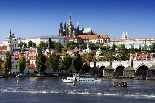 Die Goldene Stadt Prag Die Goldene Stadt Prag