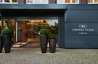 Crowne Plaza Hamburg - City Alster, 1 / 2