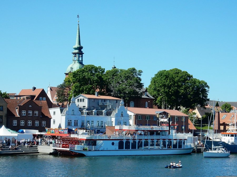 Singlereise zwischen den Meeren