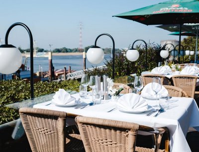 Â© 2019 Daniel BÃ¼rgy (Daniel Nixon)