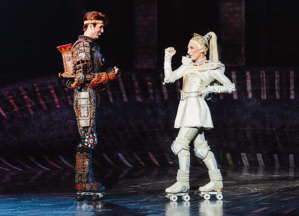 Copyright: STARLIGHT EXPRESS, Joshua A. Hoffmann