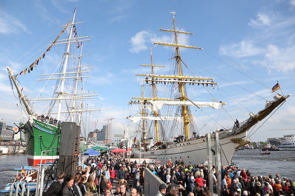 Tagesfahrt Hamburg Hafengeburtstag Tagesfahrt Hamburg Hafengeburtstag