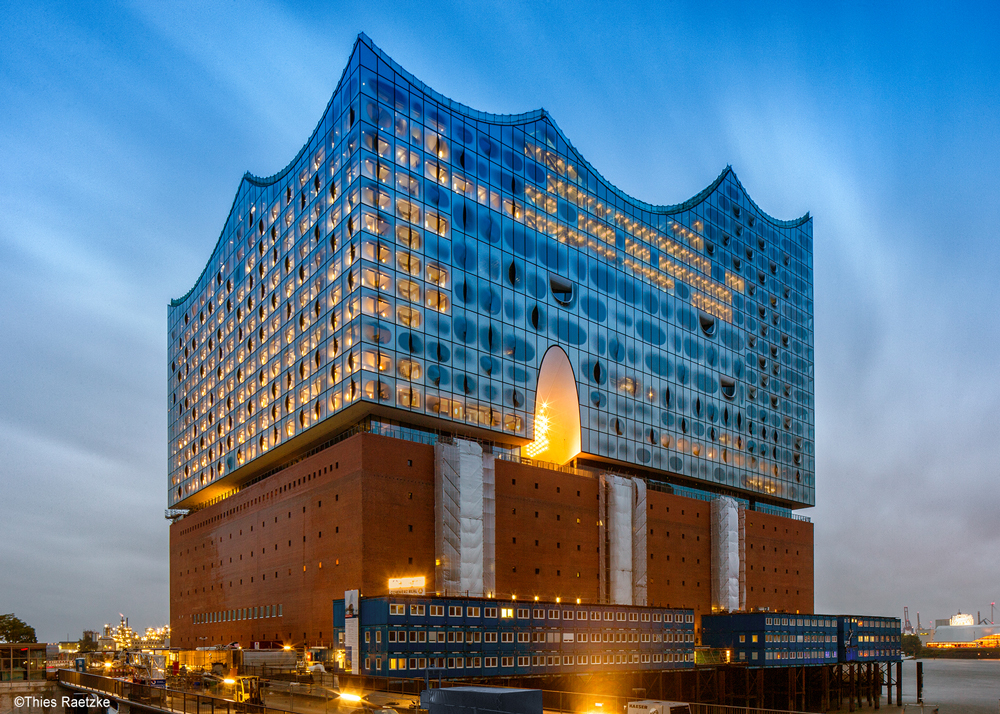 Hamburg Hafenrundfahrt mit Elbphilharmonie Hamburg Hafenrundfahrt mit Elbphilharmonie