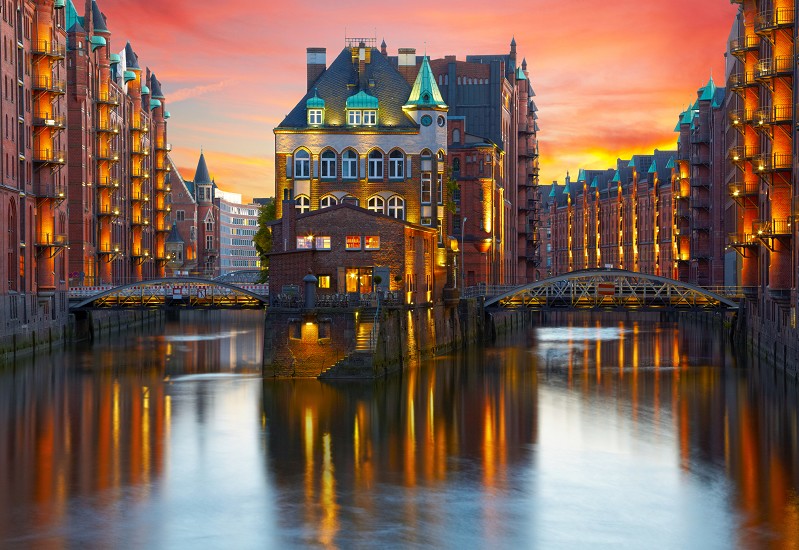 Hamburg Hafenrundfahrt mit Elbphilharmonie Hamburg Hafenrundfahrt mit Elbphilharmonie