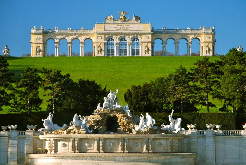 Wien mit Oper "Tosca" Wien mit Oper "Tosca"
