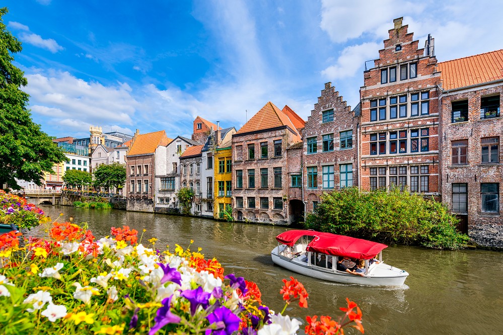 Â©Mapics - stock.adobe.com