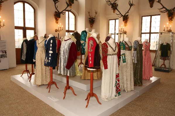 Drei Haselnüsse für Aschenbrödel