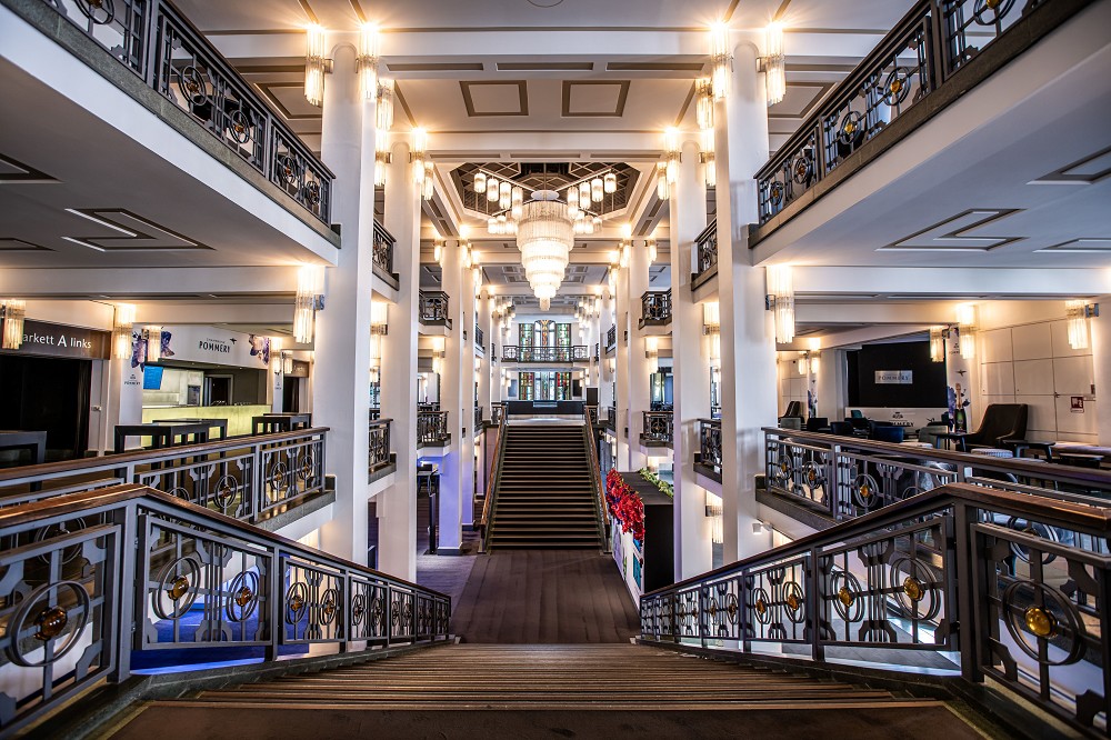 Friedrichstadt-Palast - BLINDED by DELIGHT