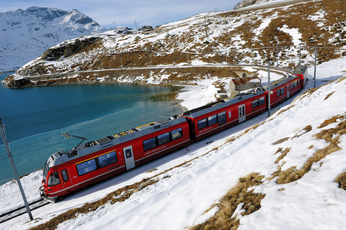 Winterliches Schweizer Bahnerlebnis